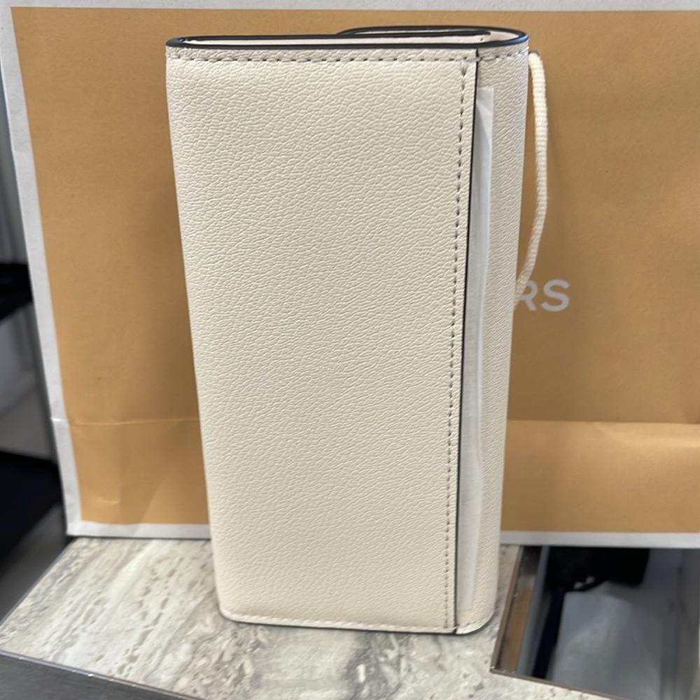 Michael Kors Hamilton Large Leather Continental Wallet
Light Cream 
NWT
L - Picture 10 of 16